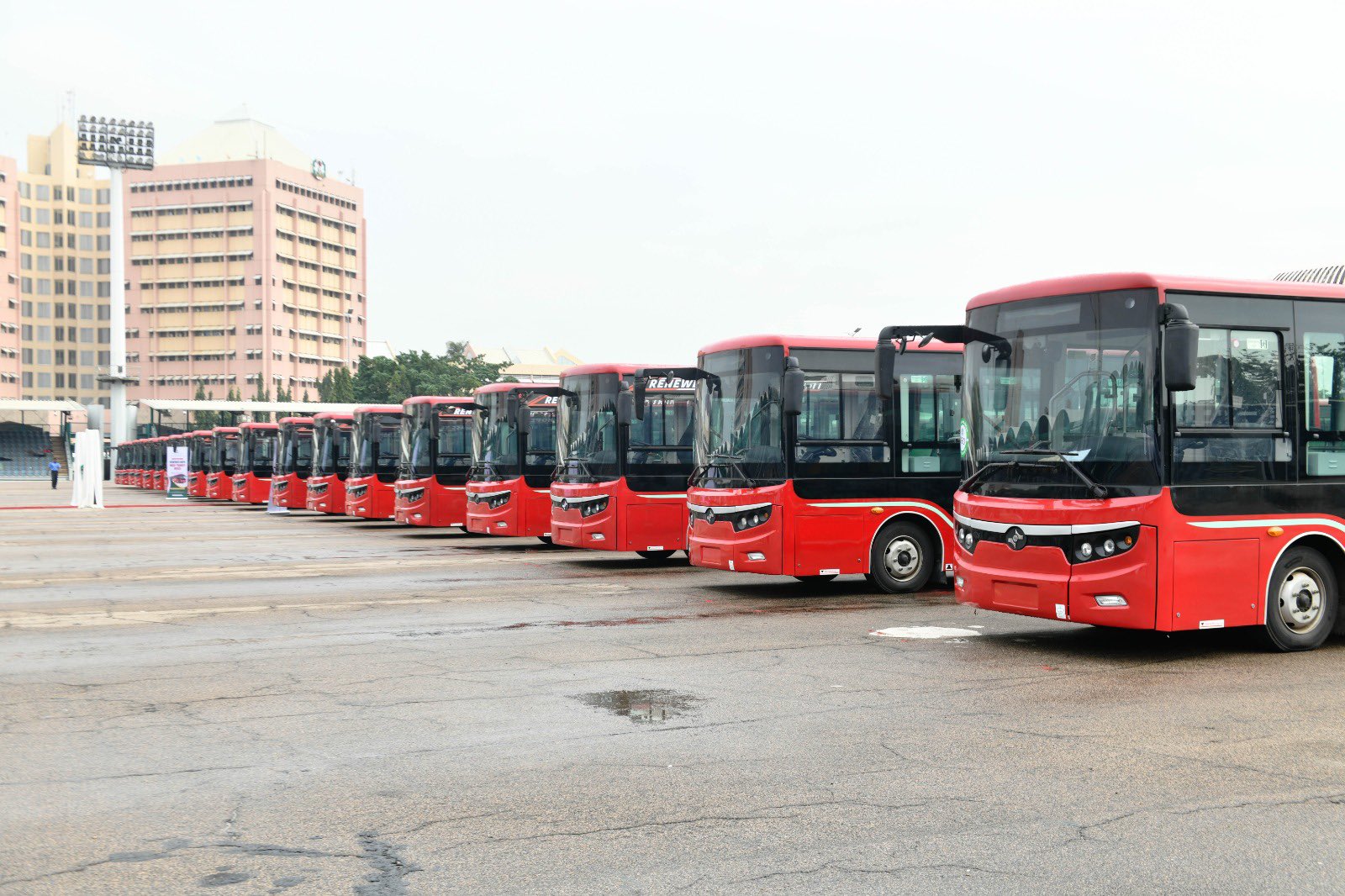 FG Inaugurates 100 Mass Transit Electric Buses for Civil Servants