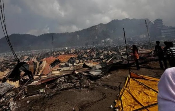 Destruction after midnight inferno in Sabah
