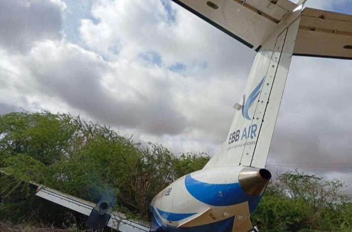 A passenger disembark in an emergency from Embraer plane, operated by Kenyan carrier EBB air. While it overran the runway.