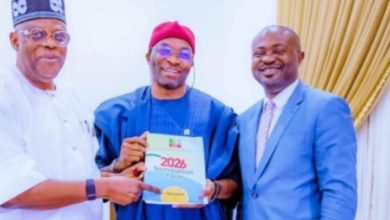 Kalu signs 2027 form
