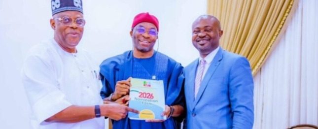 Kalu signs 2027 form