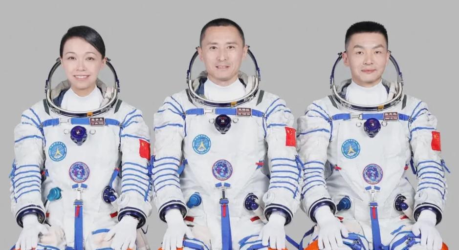 The crew of China’s Shenzhou 23 mission to the Tiangong space station. From left: payload specialist Lai Ka-ying, commander Zhu Yangzhu and pilot Zhang Zhiyuan. (Image credit: CMSA/CCTV)