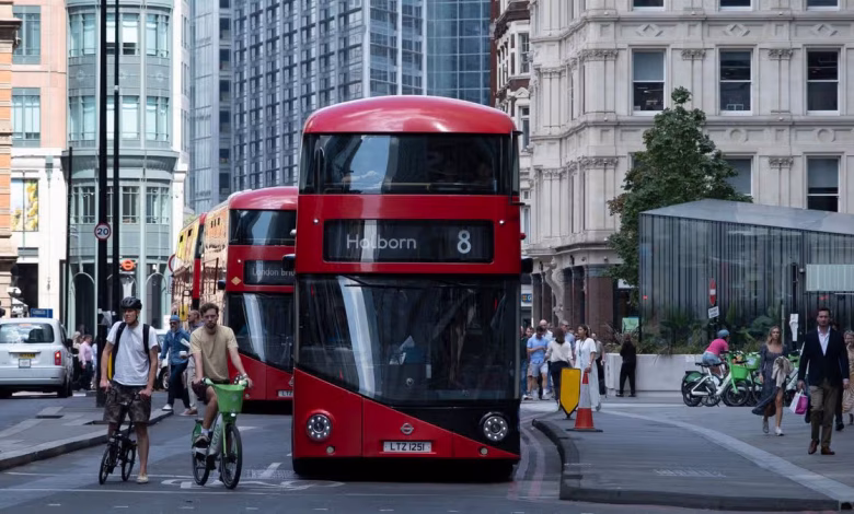 More Than 1,500 London Bus Drivers to Strike Over ‘Unacceptable’ Heatwave Conditions