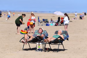 UK Heatwave Could Stretch Beyond Summer Holidays as Scorching Weather Persists
