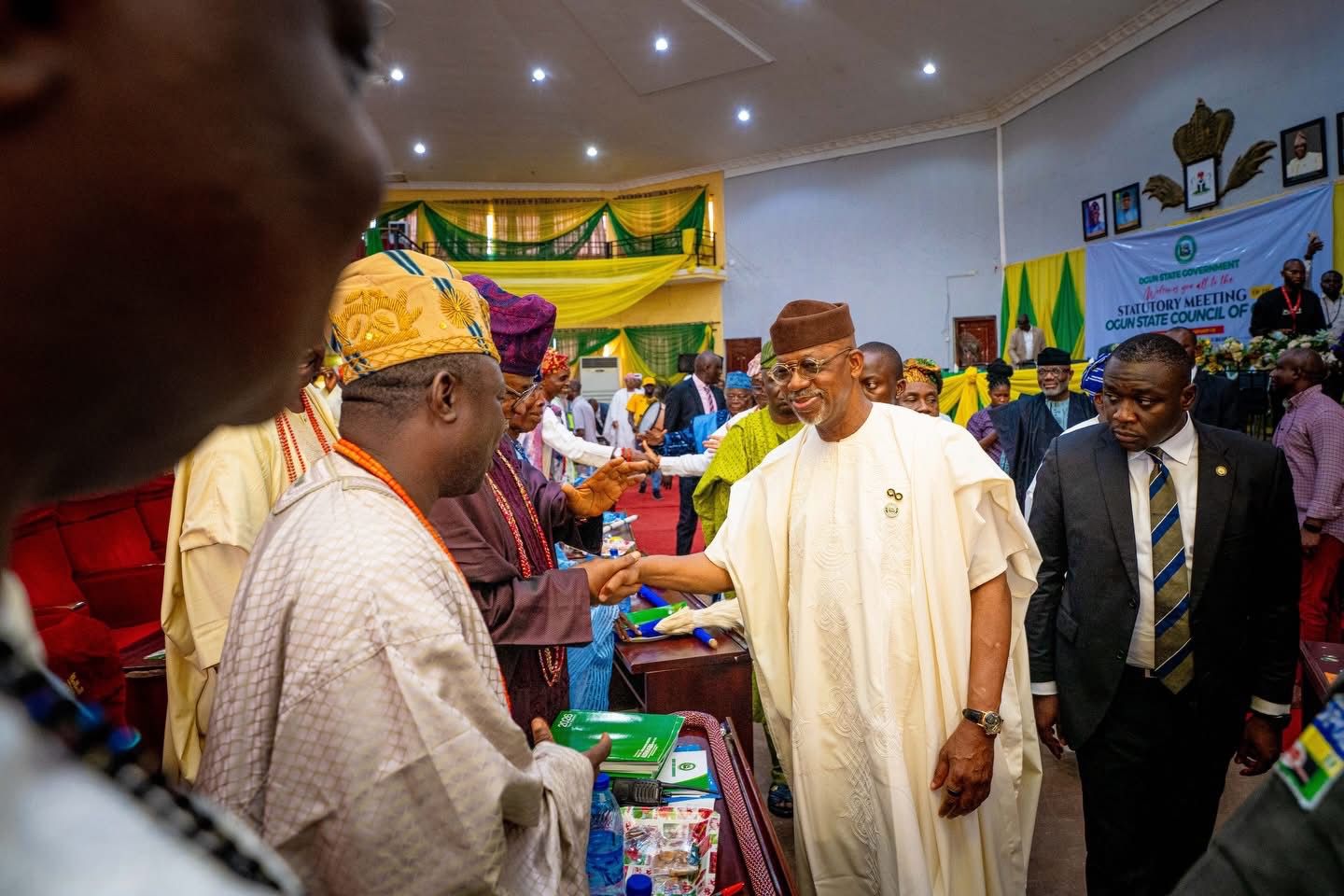 Ogun State, Governor His Execellency Dapo Abiodun congratulationg the traditional rulers 