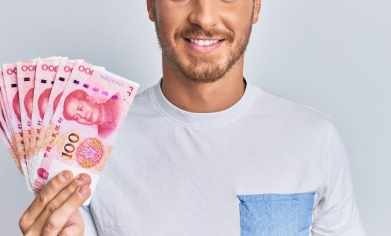 UK Workers Get £1,040 Pay Rise as Minimum Wage Jumps to £12.71/hour